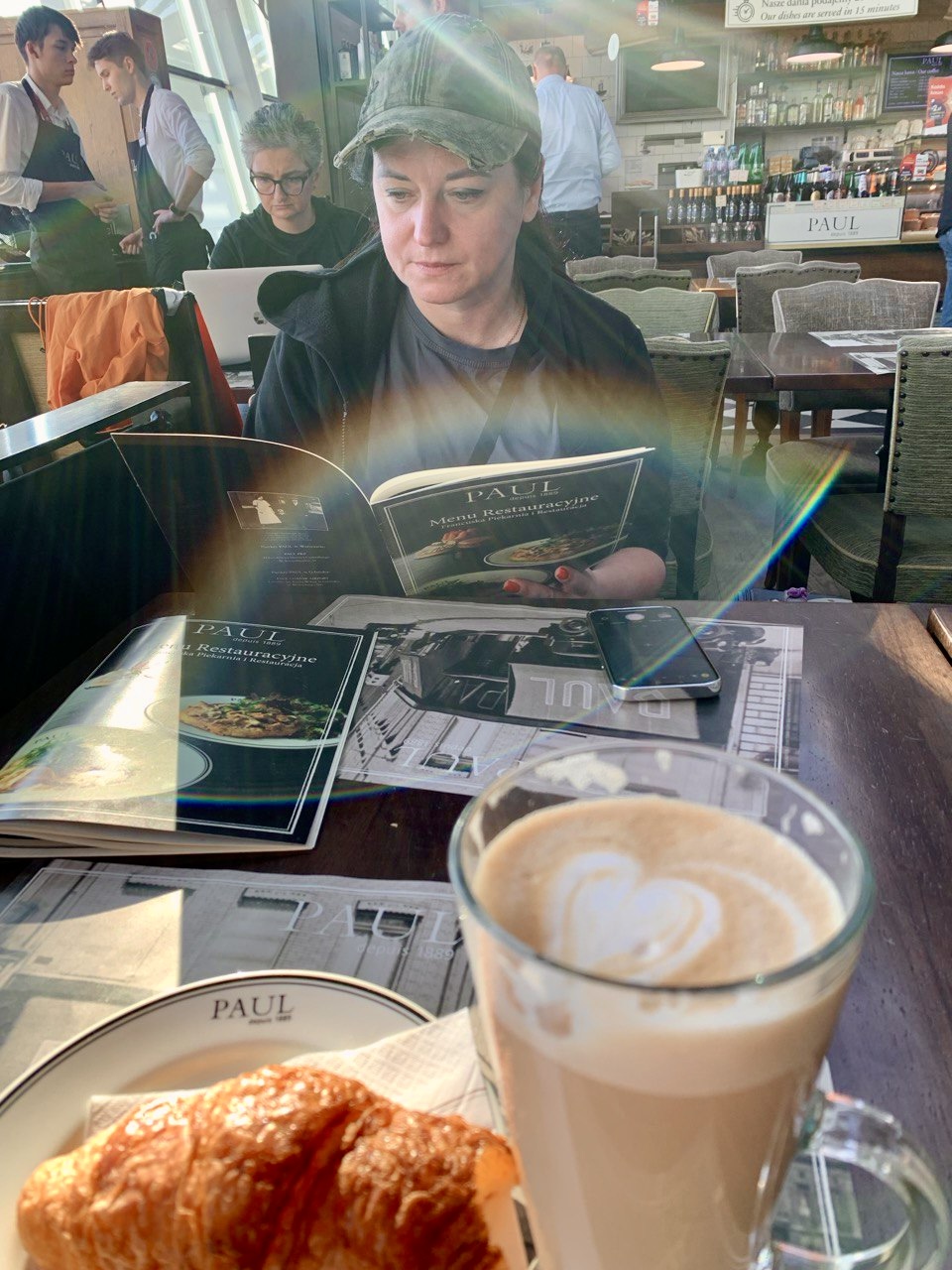 Вика читает